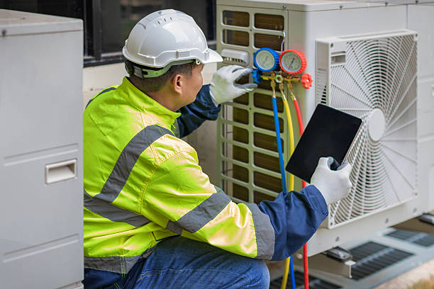 Professional Hvac technician working in Commiskey, IN
